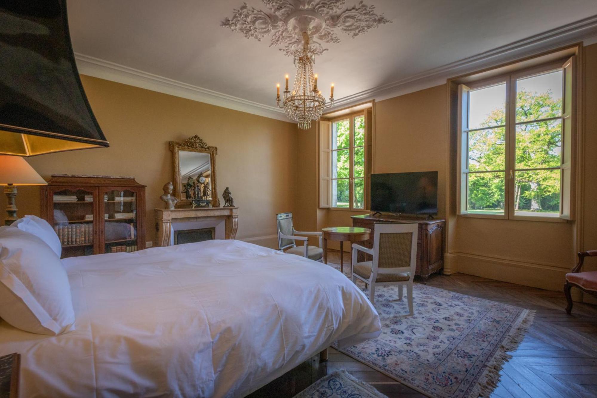 Le Chateau Du Sollier - Charme Et Confort A 5Mn Du Peage Le Subdray Luaran gambar